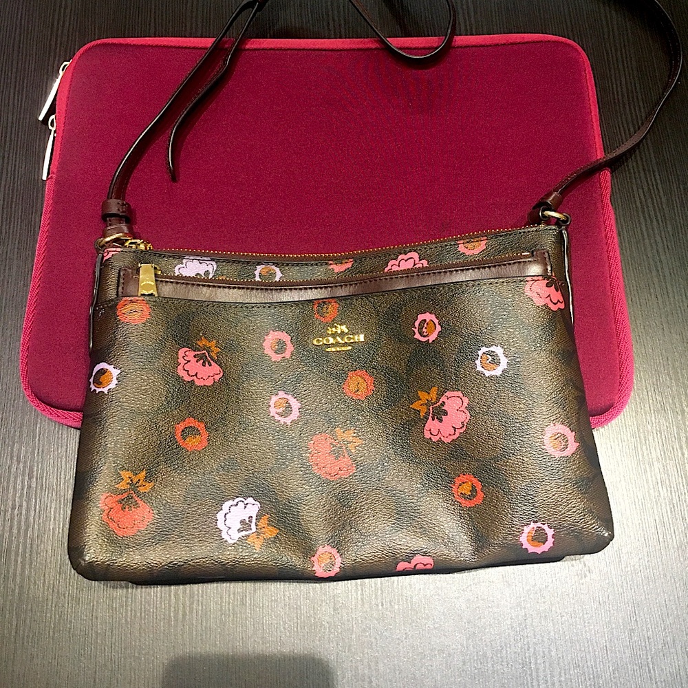 Coach woman crossbody flat handbag purse